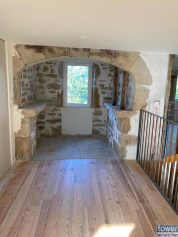Maison
                                                                                                                                                                                                                                                                                                                        4 pièce(s)                                                                                                                                                                                                          2 chambre(s)                                                                                                                                                                                                          160  m²