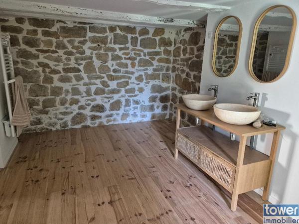 Maison
                                                                                                                                                                                                                                                                                                                        4 pièce(s)                                                                                                                                                                                                          2 chambre(s)                                                                                                                                                                                                          160  m²