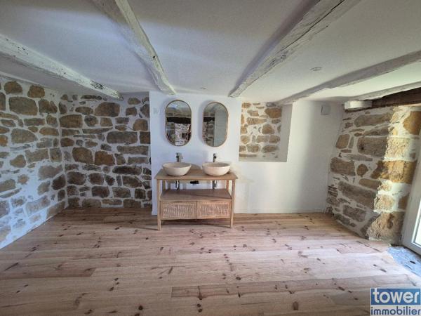 Maison
                                                                                                                                                                                                                                                                                                                        4 pièce(s)                                                                                                                                                                                                          2 chambre(s)                                                                                                                                                                                                          160  m²