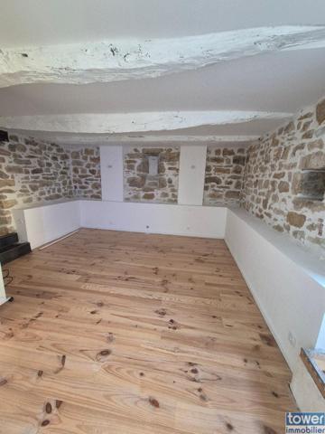Maison
                                                                                                                                                                                                                                                                                                                        4 pièce(s)                                                                                                                                                                                                          2 chambre(s)                                                                                                                                                                                                          160  m²