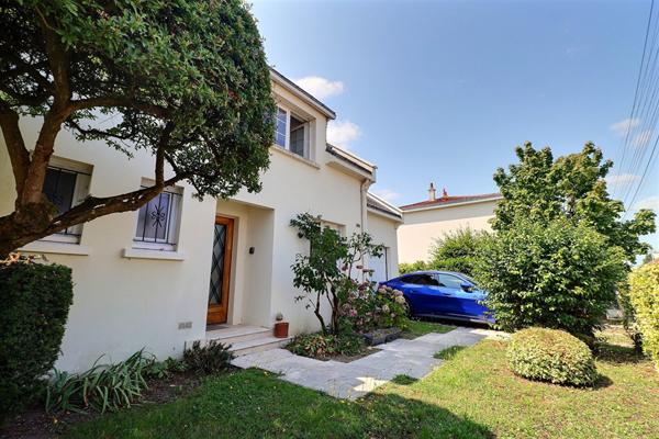 Coup de coeur, belle maison familiale quartier Martellière- proche bourg