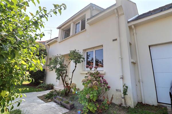 Coup de coeur, belle maison familiale quartier Martellière- proche bourg