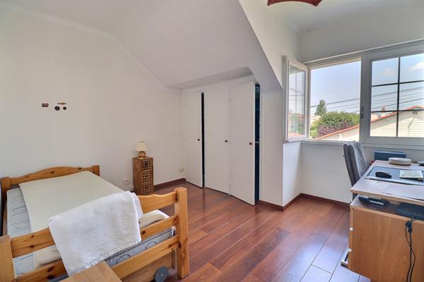 Coup de coeur, belle maison familiale quartier Martellière- proche bourg