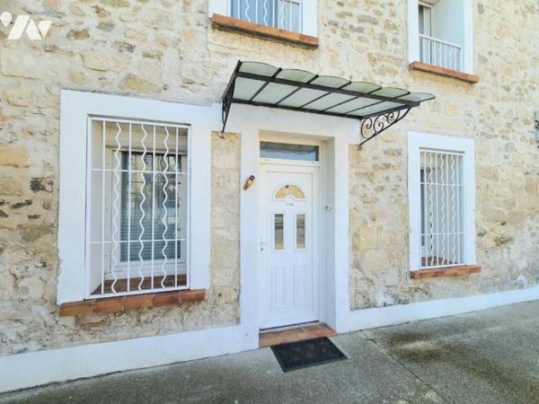 Lapalud, Maison de village avec Courette.