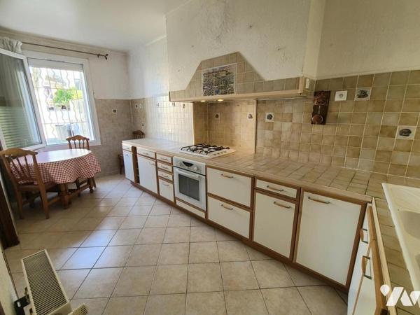 Lapalud, Maison de village avec Courette.