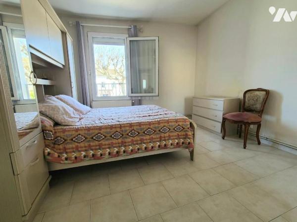 Lapalud, Maison de village avec Courette.