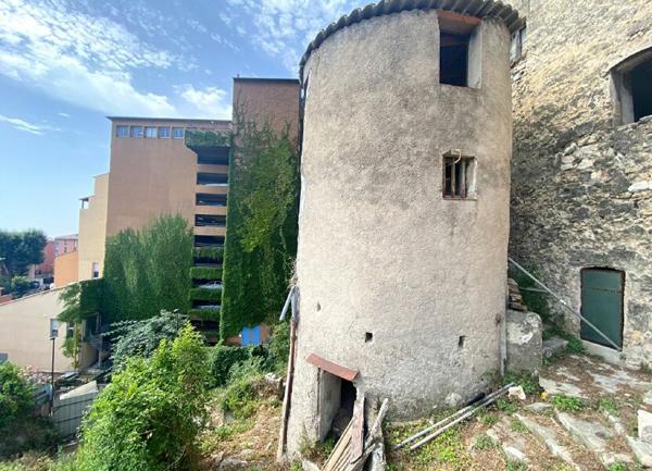 Maison à vendre    2 pièces •  Grasse