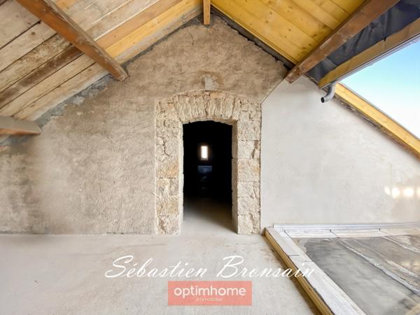 Un lieu unique à Dole, à transformer selon vos envies.