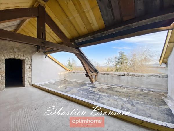 Un lieu unique à Dole, à transformer selon vos envies.