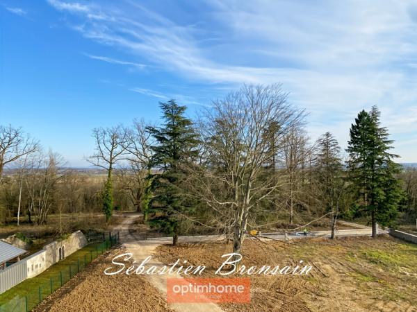 Un lieu unique à Dole, à transformer selon vos envies.