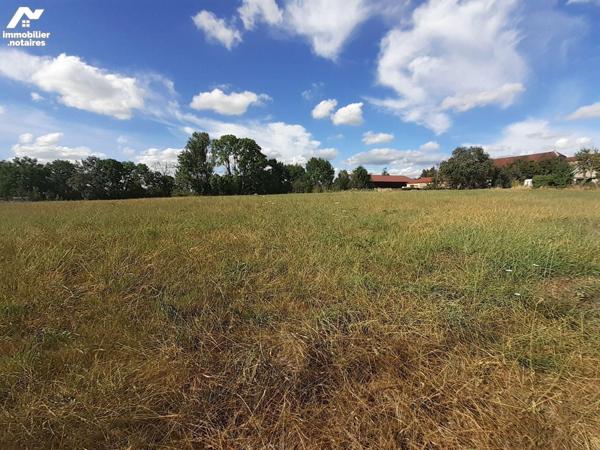 A VENDRE sur la commune de CUSSANGY (Aube), un terrain à bâtir d'une superficie totale de 1964 ...