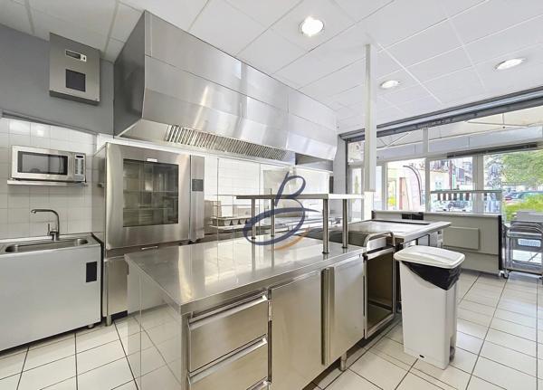 Vente                                                      Fonds de commerce
                        
                                         75 m2                     à Bourgoin-Jallieu