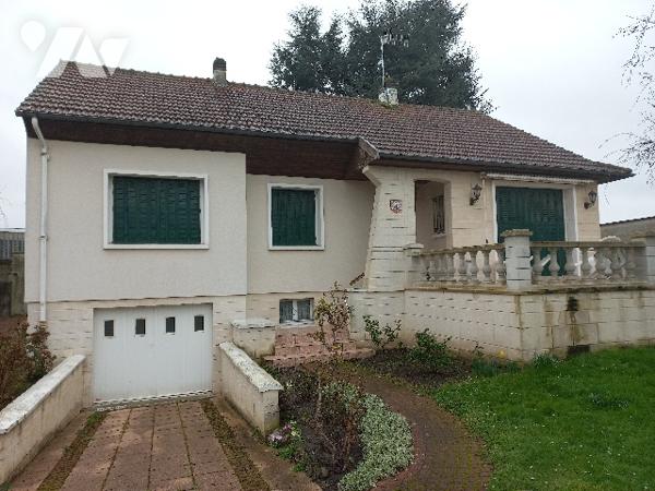 Maison : salon/SAM, cuisine, 4 chambres, WC, SDB, grenier jardin