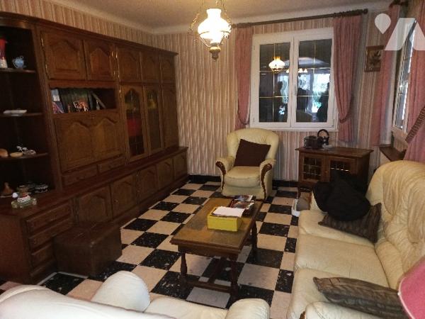 Maison : salon/SAM, cuisine, 4 chambres, WC, SDB, grenier jardin