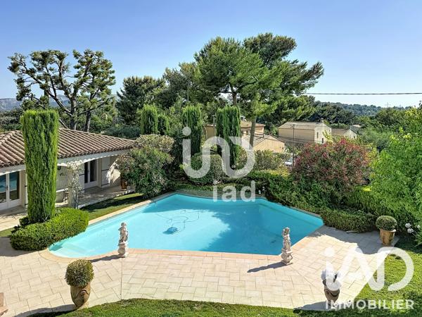 Maison à vendre 7 pièces 220 m² Allauch