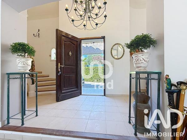 Maison à vendre 7 pièces 220 m² Allauch