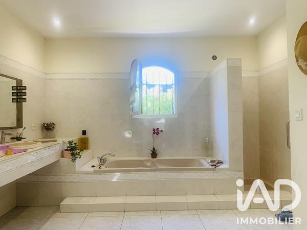 Maison à vendre 7 pièces 220 m² Allauch