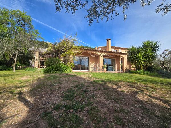 Maison de 152.80 m² à La Farlède avec 4 chambres + bureau sur un Terrain de 956 m²