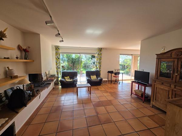 Maison de 152.80 m² à La Farlède avec 4 chambres + bureau sur un Terrain de 956 m²