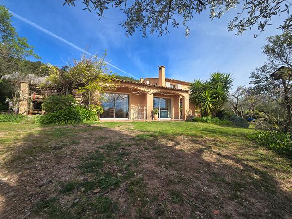 Maison de 152.80 m² à La Farlède avec 4 chambres + bureau sur un Terrain de 956 m²