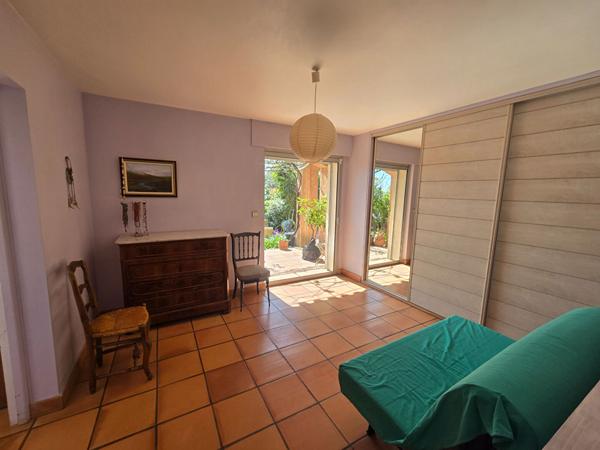Maison de 152.80 m² à La Farlède avec 4 chambres + bureau sur un Terrain de 956 m²