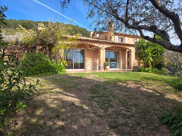 Maison de 152.80 m² à La Farlède avec 4 chambres + bureau sur un Terrain de 956 m²