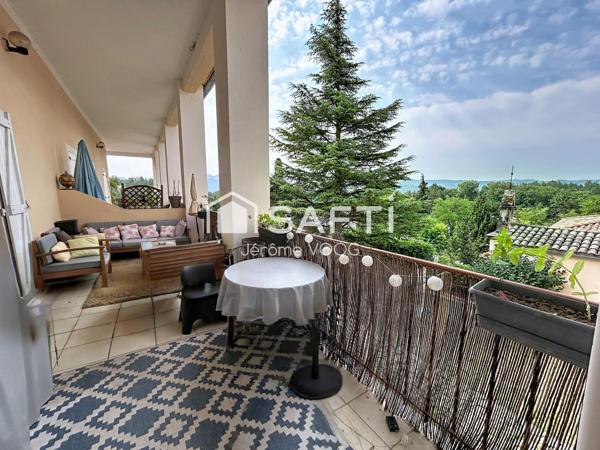Appartement rénové de 50 m² avec terrasse, piscine, garage et stationnement - Aiglun