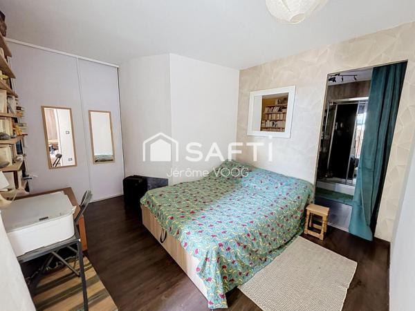 Appartement rénové de 50 m² avec terrasse, piscine, garage et stationnement - Aiglun