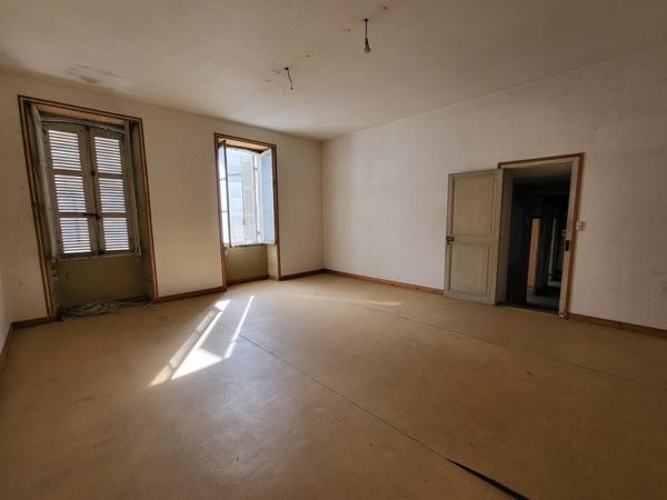 Immeuble à vendre |  Jonzac |  205 m²