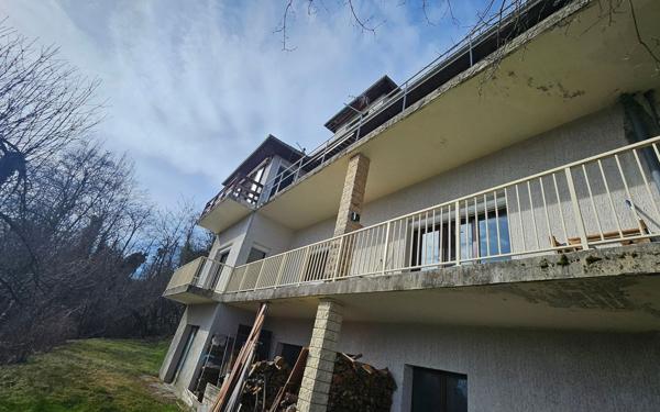 Appartement à vendre    4 pièces • 135 m2 Voiron