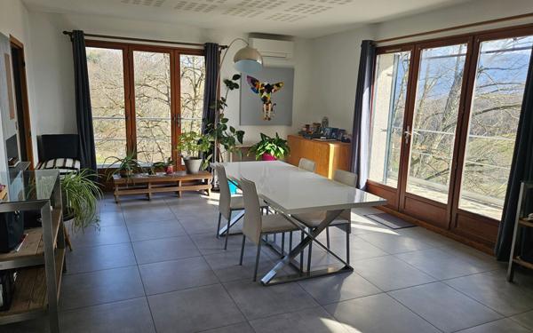 Appartement à vendre    4 pièces • 135 m2 Voiron