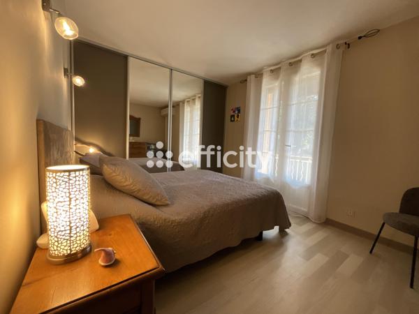 Maison
         7 pièces
        - 167 m² 349 000 € *