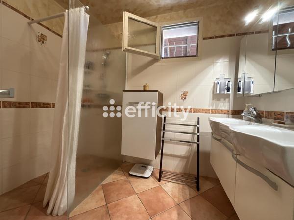 Maison
         7 pièces
        - 167 m² 349 000 € *