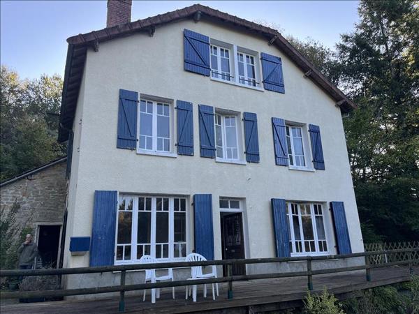 Maison à vendre |  Saint-Dizier-Leyrenne |  7 pièces | 188 m²