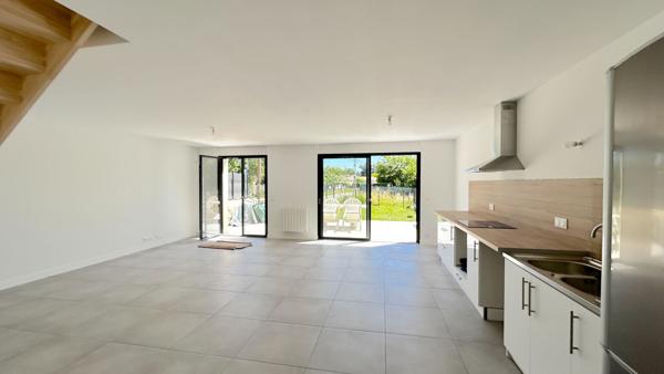 A LOUER MAISON DE TYPE 5 AVEC TERRASSE ET JARDIN - SECTEUR SAINT ANDRE DE CUBZAC , Saint andre de cubzac A LOUER MAISON DE TYPE 5 AVEC TERRASSE ET JARDIN - SECTEUR SAINT ANDRE DE CUBZAC , Saint andre de cubzac