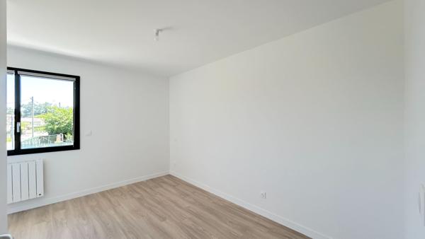 A LOUER MAISON DE TYPE 5 AVEC TERRASSE ET JARDIN - SECTEUR SAINT ANDRE DE CUBZAC , Saint andre de cubzac A LOUER MAISON DE TYPE 5 AVEC TERRASSE ET JARDIN - SECTEUR SAINT ANDRE DE CUBZAC , Saint andre de cubzac
