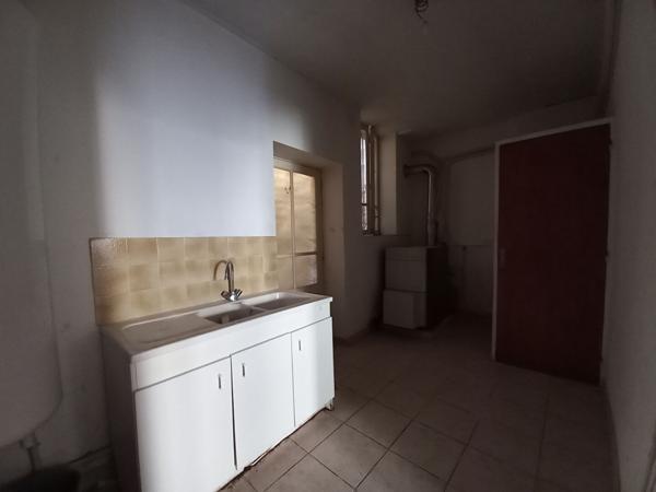 Maison de bourg à rénover avec atelier - Un beau potentiel au coeur des commodités