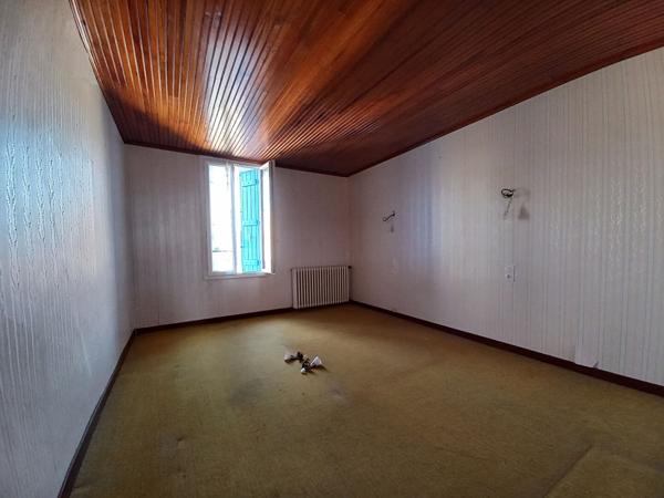 Maison de bourg à rénover avec atelier - Un beau potentiel au coeur des commodités