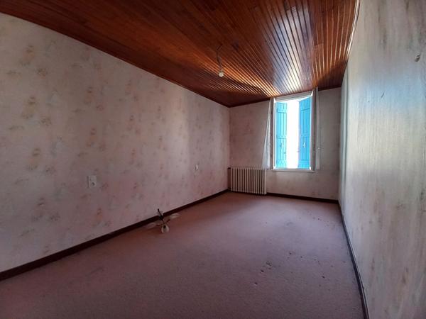 Maison de bourg à rénover avec atelier - Un beau potentiel au coeur des commodités