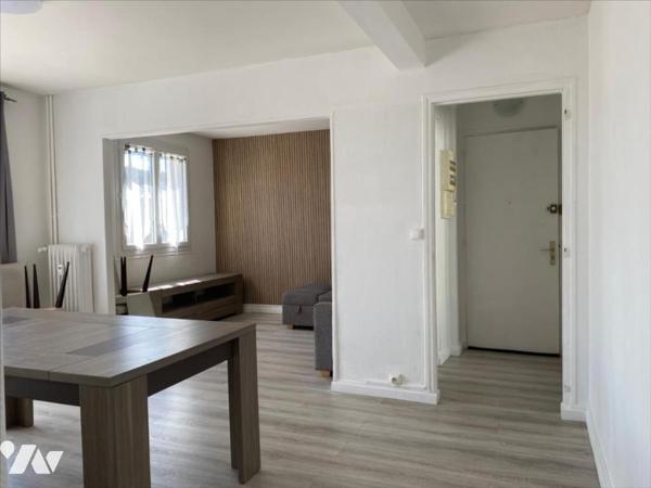 Centre Ville Appartement de Type 4 au 2ème étage