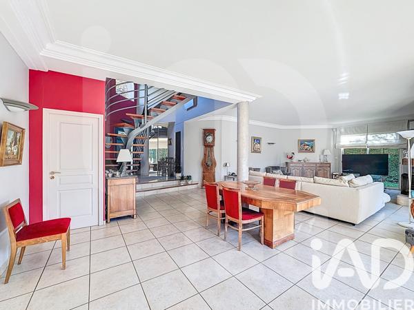 Maison à vendre 7 pièces 211 m² Seilh