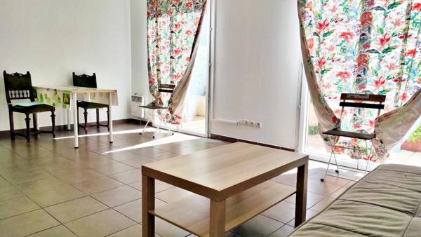 VAR (83) - LA SEYNE SUR MER - STUDIO DE 31,45 M² EN REZ-DE-JARDIN AVEC TERRASSE SUD DE 9 M²