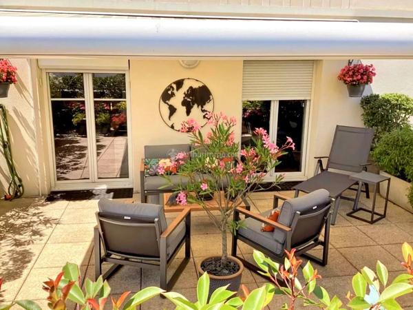 Vente                                                      Appartement
                        
                     5 pièces                      113 m2                     à Serris