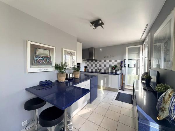Vente                                                      Appartement
                        
                     5 pièces                      113 m2                     à Serris