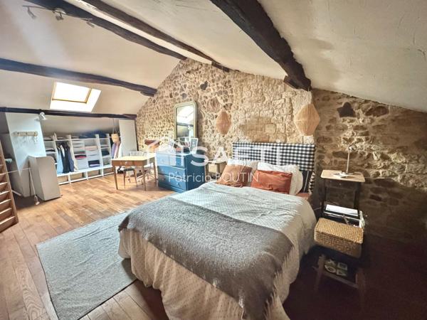 MAGNIFIQUE MAISON EN PIERRE 3 CHAMBRES ET 2 BUREAUX AVEC GRANGE ATTENANTE !