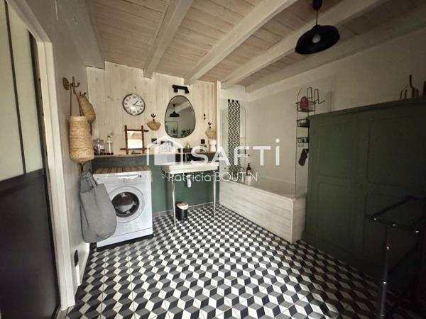 MAGNIFIQUE MAISON EN PIERRE 3 CHAMBRES ET 2 BUREAUX AVEC GRANGE ATTENANTE !