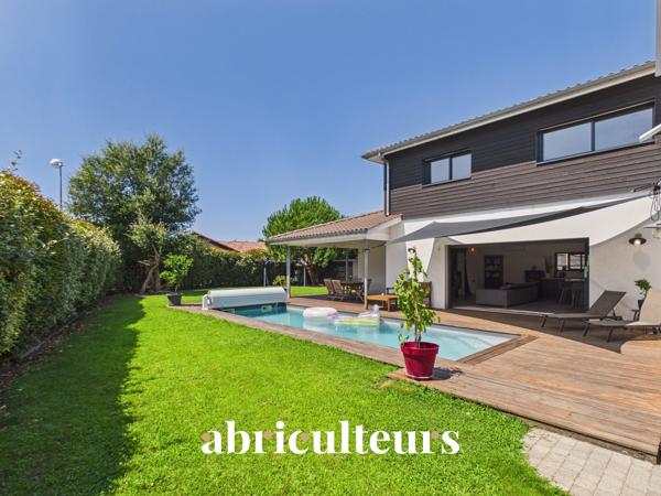Villa contemporaine de 2018 avec piscine et toit-terrasse Seignosse Bourg