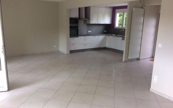 Maison à louer    5 pièces •  Saint-Longis