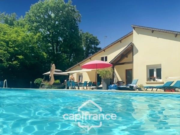 Maison rénovée de 180 m² avec piscine — cadre paisible