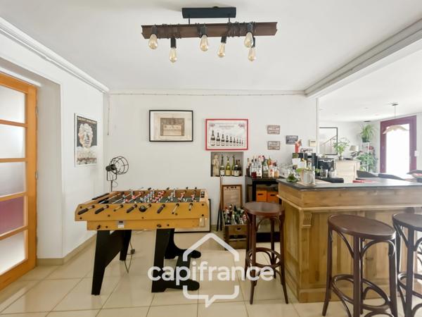 Maison rénovée de 180 m² avec piscine — cadre paisible